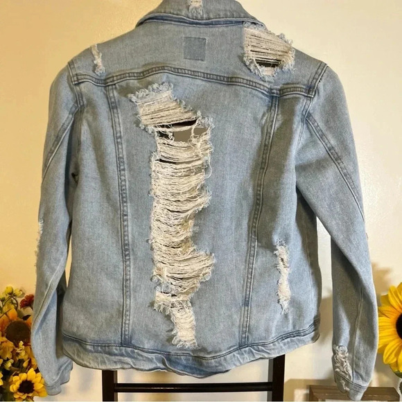 Y2K Grunge Distressed Denim Jacket Women’s Small Light Wash Jean Jacket - Picture 6 of 8